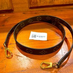 Louis Vuitton Monogram Canvas Montaigne BB Strap